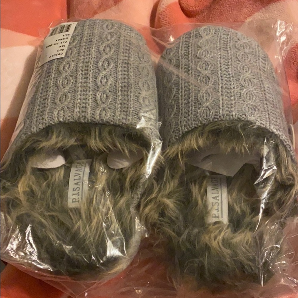 Pj salvage faux trim cable slippers size M/L